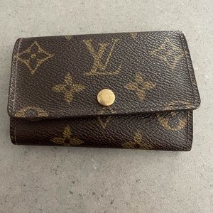 Louis Vuitton 6 key holder